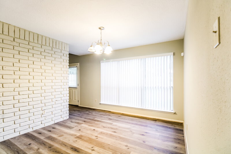 1,670/Mo, 2222 Victoria Ct Missouri City, TX 77459 Living Room View