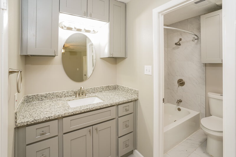 1,900/Mo, 23411 Newgate Dr Spring, TX 77373 Main Bathroom View