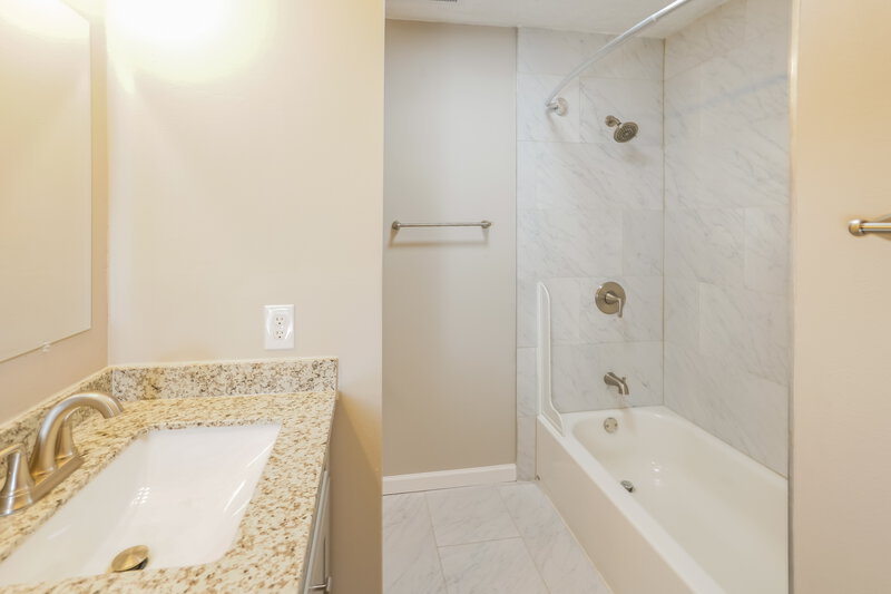 1,900/Mo, 23411 Newgate Dr Spring, TX 77373 Bathroom View