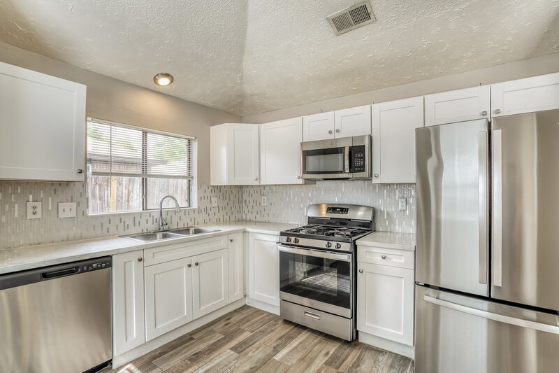 1,860/Mo, 20810 Union Park Dr Katy, TX 77450 Kitchen View