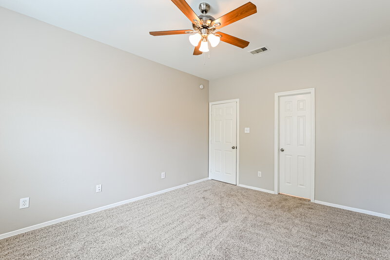 2,305/Mo, 815 Chase View Dr Bacliff, TX 77518 Main Bedroom View 2