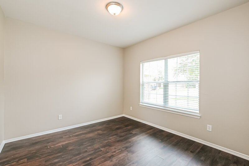2,305/Mo, 815 Chase View Dr Bacliff, TX 77518 Bedroom View 3