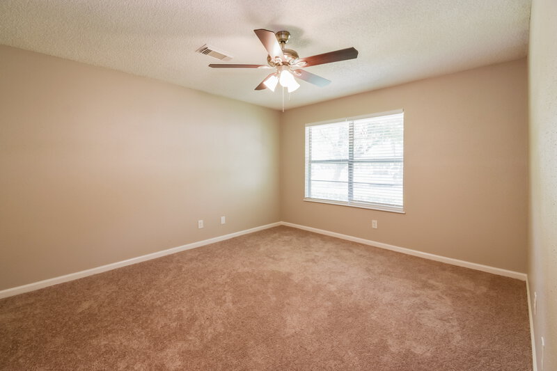 2,270/Mo, 3824 Evergreen Dr Dickinson, TX 77539 Main Bedroom View