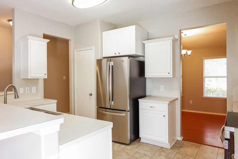 2,085/Mo, 2931 Landing Edge Ln Dickinson, TX 77539 Kitchen View 2