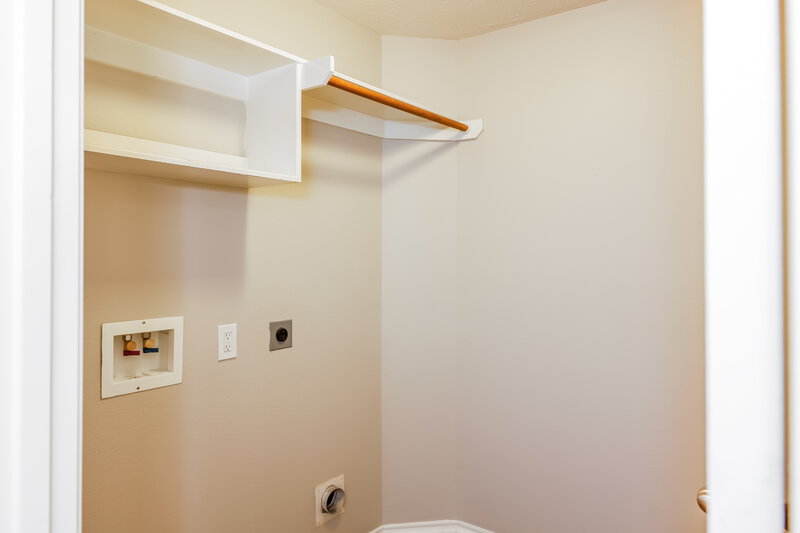 2,085/Mo, 2931 Landing Edge Ln Dickinson, TX 77539 Walk In Closet View