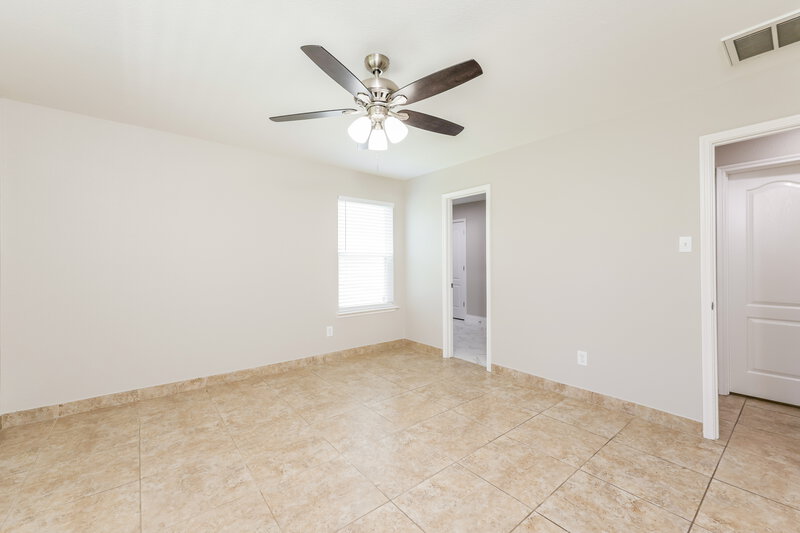 2,150/Mo, 21214 Shadow River Ln Spring, TX 77379 Main Bedroom View 2