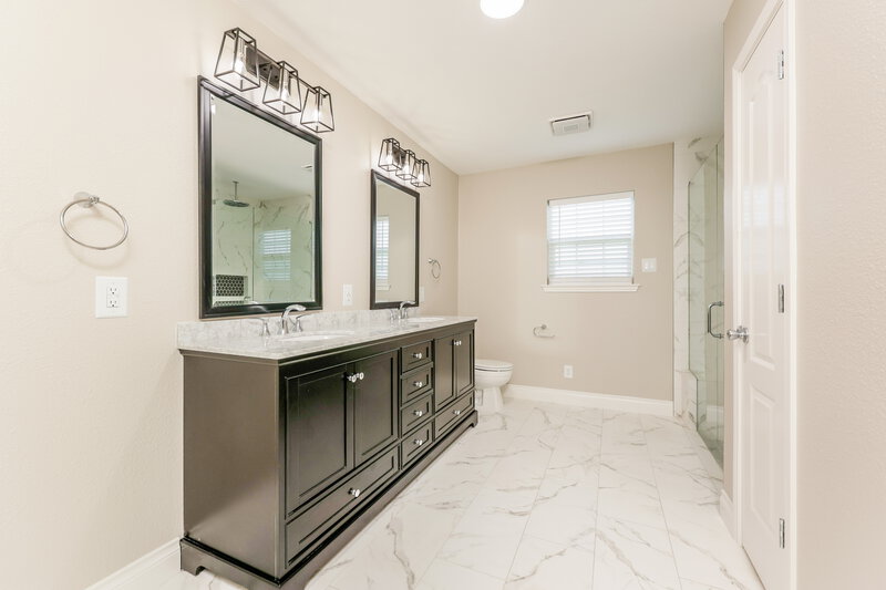 2,150/Mo, 21214 Shadow River Ln Spring, TX 77379 Main Bathroom View 2