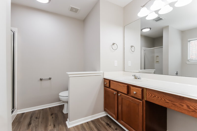 1,855/Mo, 619 Sea Anchor Way Crosby, TX 77532 Main Bathroom View