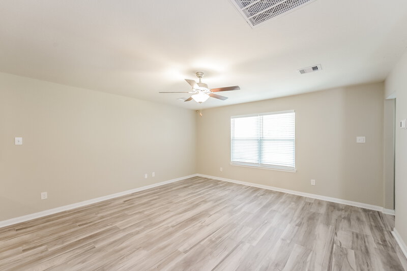 1,470/Mo, 25072 Authors Dr Magnolia, TX 77355 Living Room View