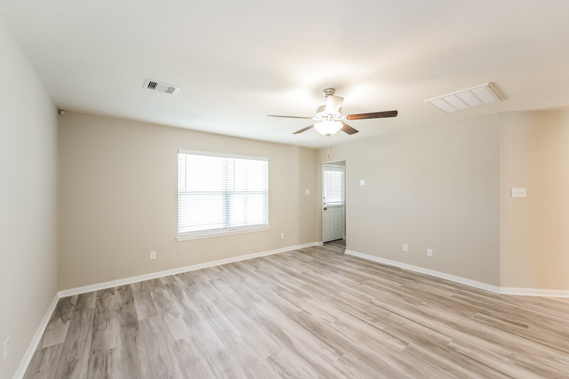 1,470/Mo, 25072 Authors Dr Magnolia, TX 77355 Living Room View 2