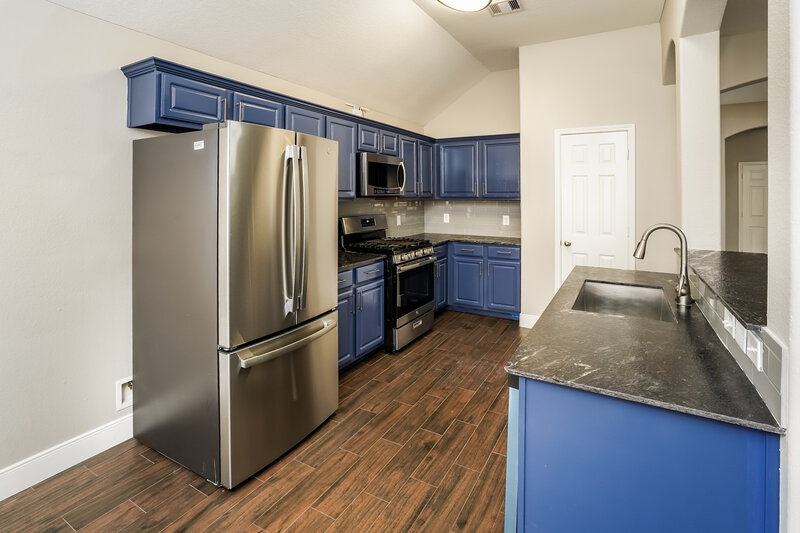 2,300/Mo, 5707 Straight Way Humble, TX 77339 Kitchen View