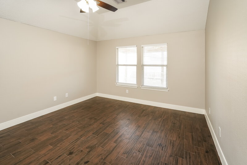 2,300/Mo, 5707 Straight Way Humble, TX 77339 Main Bedroom View