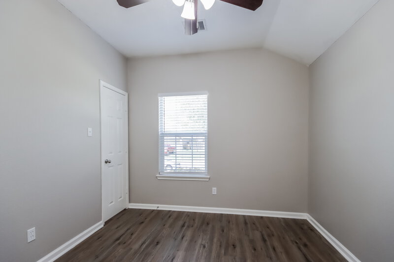 1,990/Mo, 2026 Midlane Dr Conroe, TX 77301 Bedroom View 2