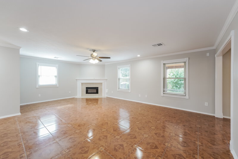 2,000/Mo, 8907 Aspen Place Dr Houston, TX 77071 Living Room View 2