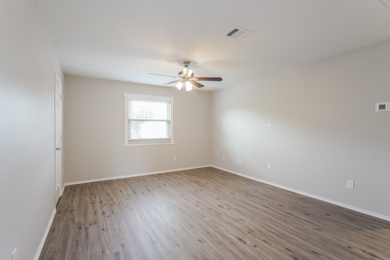 2,000/Mo, 8907 Aspen Place Dr Houston, TX 77071 Main Bedroom View