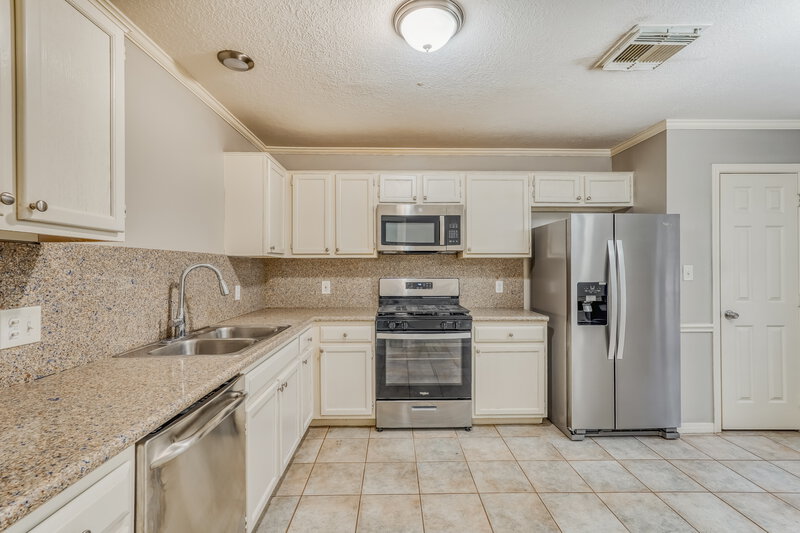 1,995/Mo, 521 Cedar Ave League City, TX 77573 Kitchen View 2