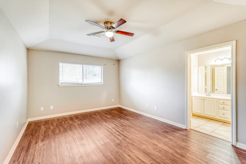 1,995/Mo, 521 Cedar Ave League City, TX 77573 Main Bedroom View