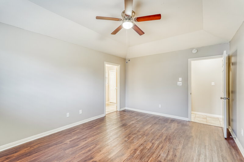 1,995/Mo, 521 Cedar Ave League City, TX 77573 Main Bedroom View 2