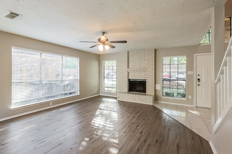 1,860/Mo, 1909 Wildwood Ridge Dr Missouri City, TX 77489 Living Room View 2