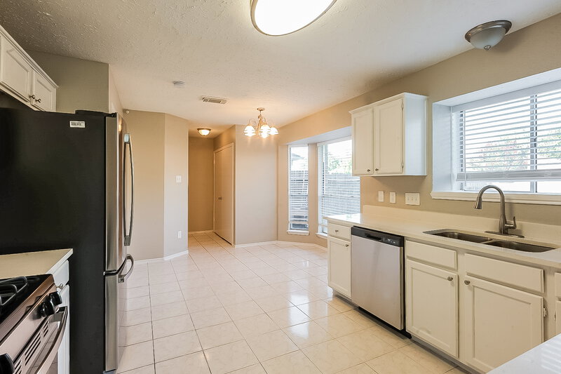 1,860/Mo, 1909 Wildwood Ridge Dr Missouri City, TX 77489 Kitchen View