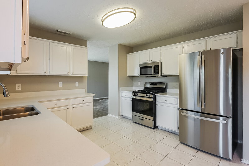 1,860/Mo, 1909 Wildwood Ridge Dr Missouri City, TX 77489 Kitchen View 2