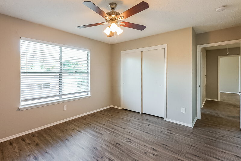 1,860/Mo, 1909 Wildwood Ridge Dr Missouri City, TX 77489 Main Bedroom View 2