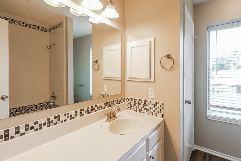 1,860/Mo, 1909 Wildwood Ridge Dr Missouri City, TX 77489 Bathroom View