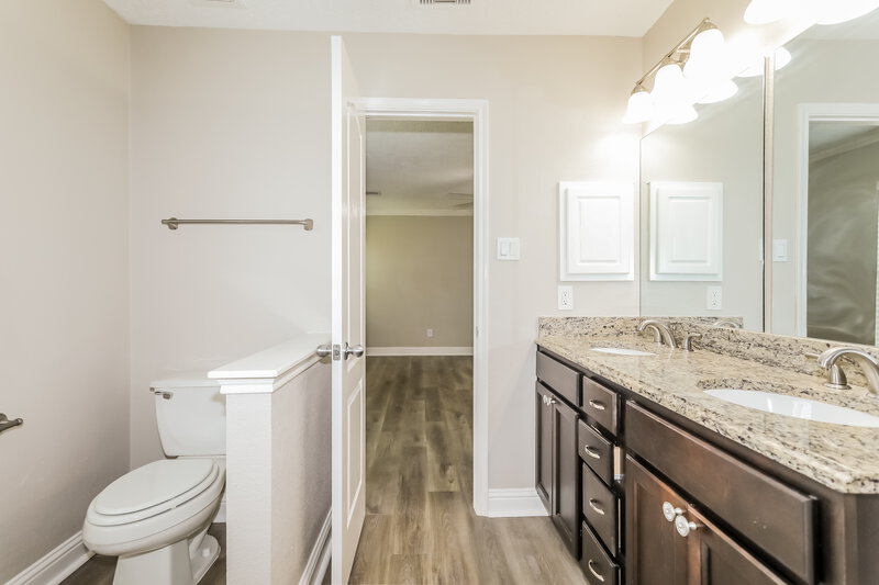 2,875/Mo, 3107 Ribbon Creek Way Spring, TX 77389 Main Bathroom View