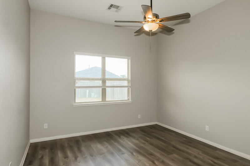 2,435/Mo, 1935 Bravos Manor Ln Fresno, TX 77545 Main Bedroom View