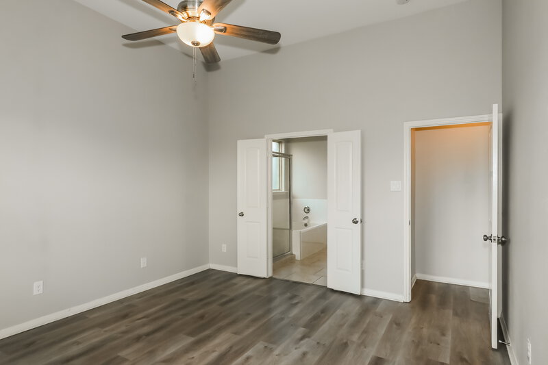 2,435/Mo, 1935 Bravos Manor Ln Fresno, TX 77545 Main Bedroom View 2