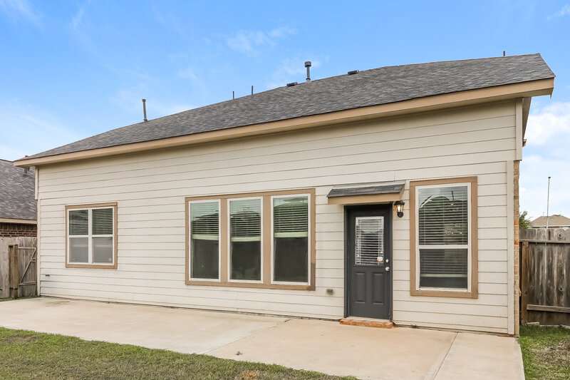 2,435/Mo, 1935 Bravos Manor Ln Fresno, TX 77545 Rear View