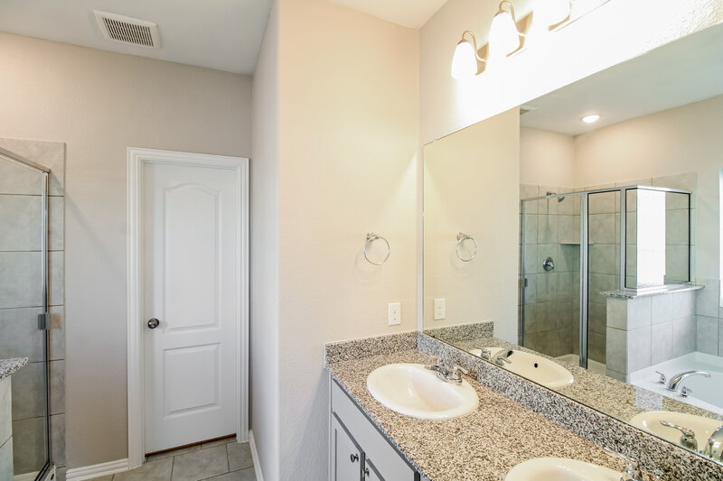 2,930/Mo, 8519 Balding Dr Fulshear, TX 77441 Main Bathroom View