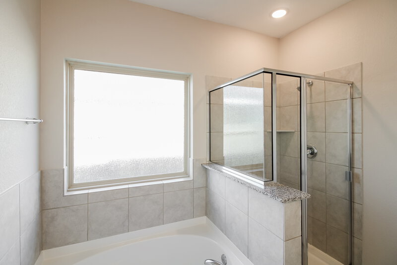 2,930/Mo, 8519 Balding Dr Fulshear, TX 77441 Main Bathroom View 2