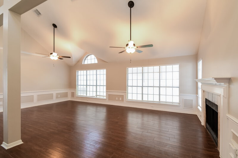 2,815/Mo, 4765 Oakmont Ct League City, TX 77573 Living Room View 2