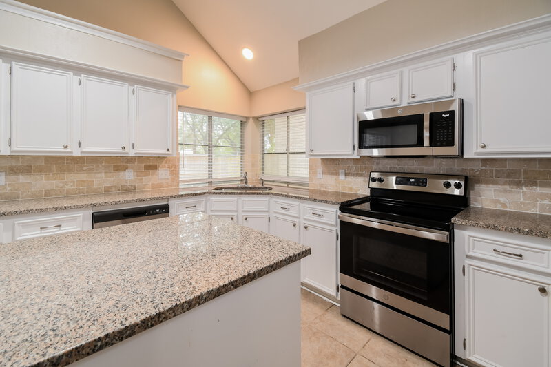 2,815/Mo, 4765 Oakmont Ct League City, TX 77573 Kitchen View 2