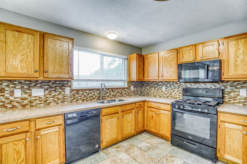 2,445/Mo, 2014 Harbour Cove Dr Seabrook, TX 77586 Kitchen View 2