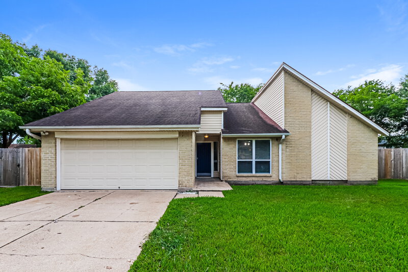 2,310/Mo, 203 Old Oaks St League City, TX 77573 External View