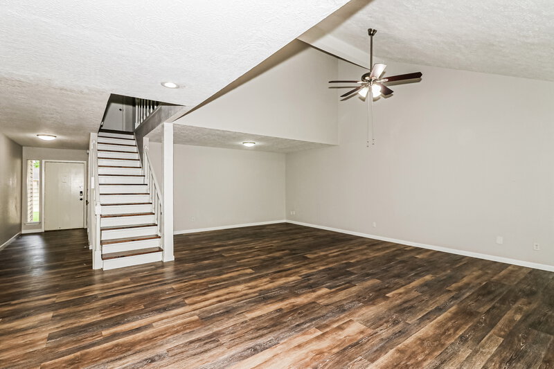 2,310/Mo, 203 Old Oaks St League City, TX 77573 Living Room View 2