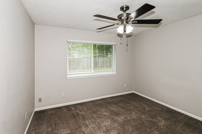 2,310/Mo, 203 Old Oaks St League City, TX 77573 Bedroom View 2