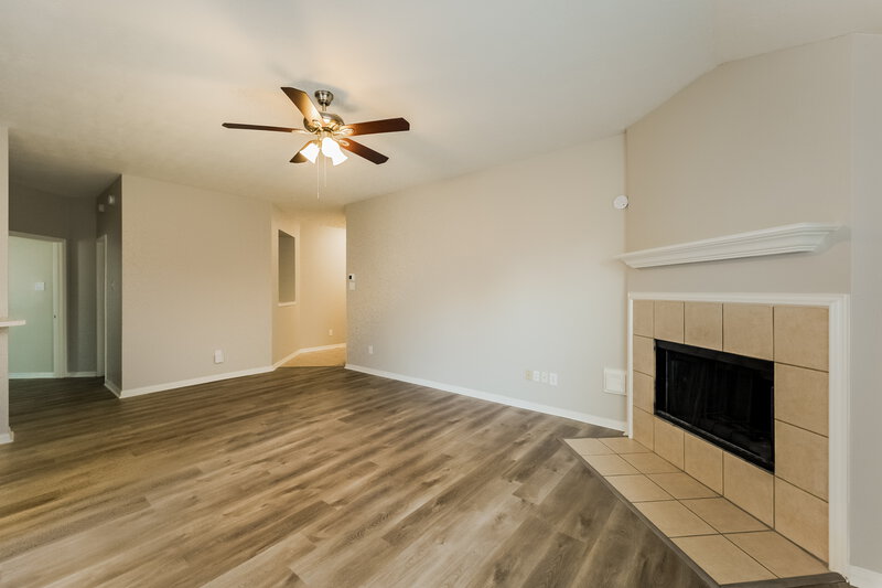 2,095/Mo, 20827 Oak Rain Ct Katy, TX 77449 Living Room View 2