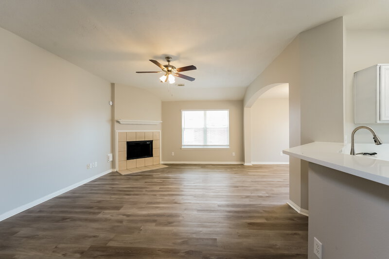 2,095/Mo, 20827 Oak Rain Ct Katy, TX 77449 Living Room View 3