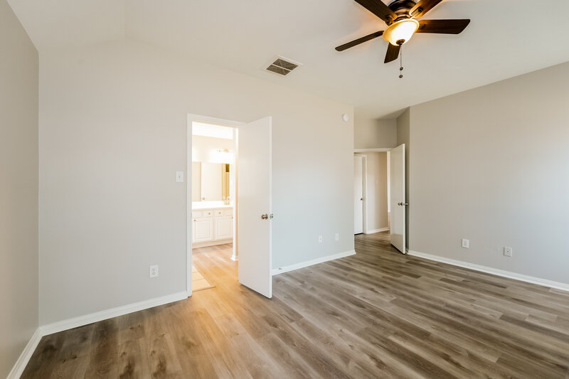 2,095/Mo, 20827 Oak Rain Ct Katy, TX 77449 Main Bedroom View 2
