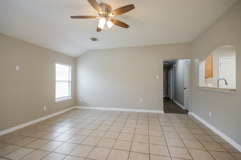 1,705/Mo, 20022 Appaloosa Ridge Dr Humble, TX 77338 Living Room View