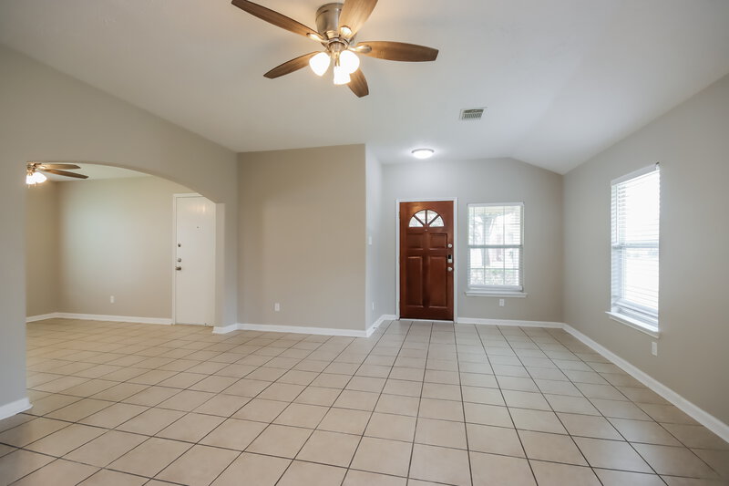 1,705/Mo, 20022 Appaloosa Ridge Dr Humble, TX 77338 Living Room View 2