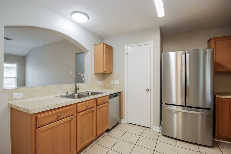 1,705/Mo, 20022 Appaloosa Ridge Dr Humble, TX 77338 Kitchen View 2