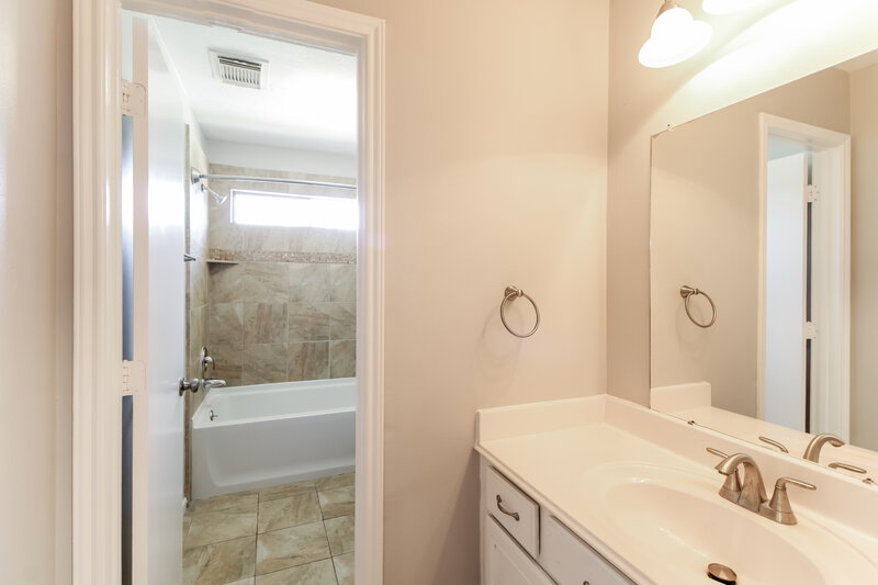 2,570/Mo, 7523 Appleridge Ct Missouri City, TX 77489 Bathroom View