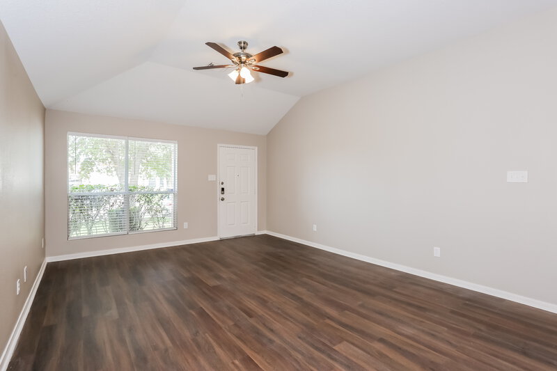 1,735/Mo, 1110 Chestnut Bough St Channelview, TX 77530 Living Room View