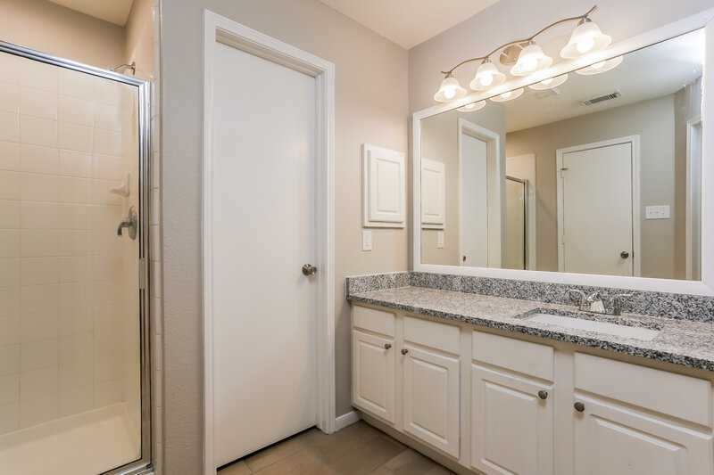 1,735/Mo, 1110 Chestnut Bough St Channelview, TX 77530 Main Bathroom View