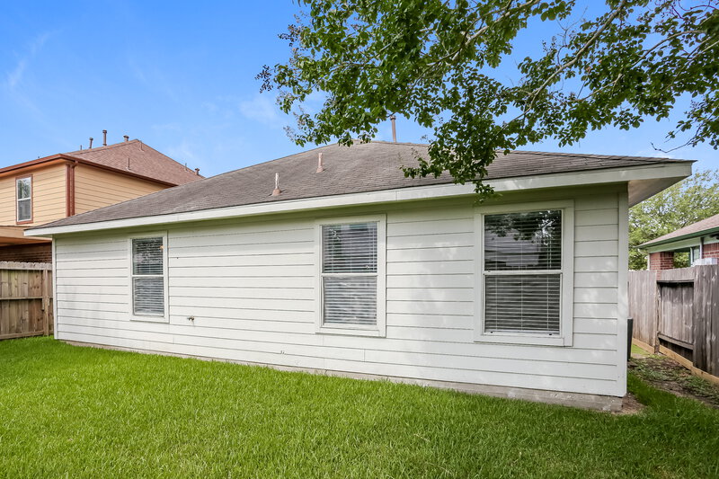 1,735/Mo, 1110 Chestnut Bough St Channelview, TX 77530 Rear View