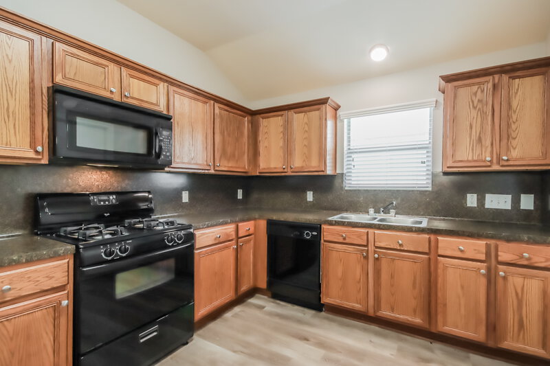 1,855/Mo, 810 Lovebug Ln Conroe, TX 77301 Kitchen View 2